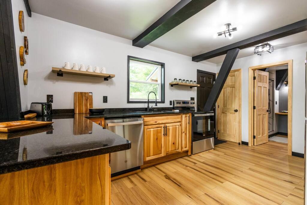 Valhalla Cabins Aframes With Hot Tubs & Sauna Cosby Экстерьер фото